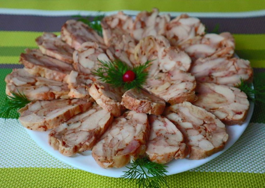 Ветчина из лосятины в ветчиннице