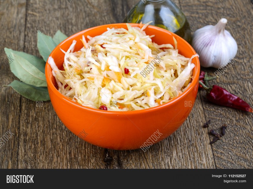 Салат из пекинской капусты с яблоком и кукурузой