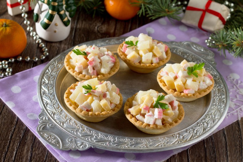 Бутерброды с ананасом и сыром