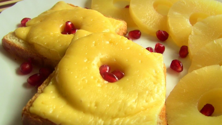 Бутерброды с ананасом и сыром