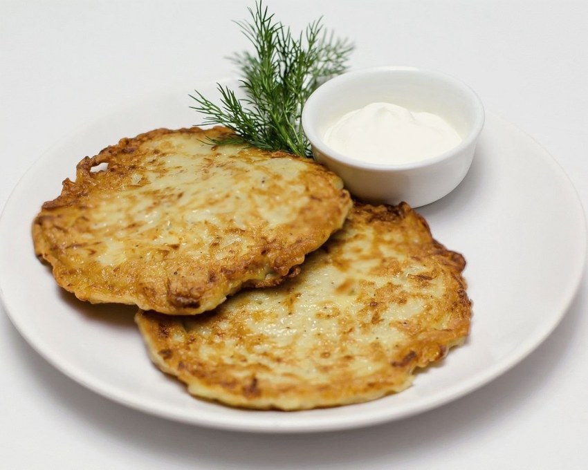 Картофельные оладьи с сыром