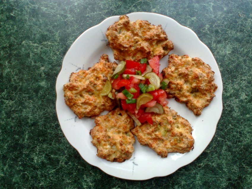 Мясные биточки с грибами и сыром