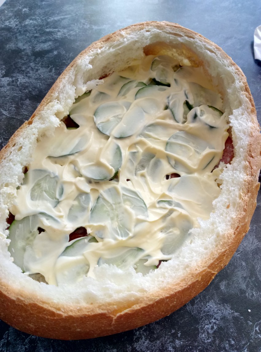 Батон запеченный с сыром и чесноком
