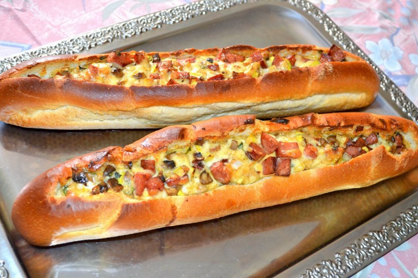 Багет с начинкой