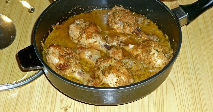 Курица в сотейнике