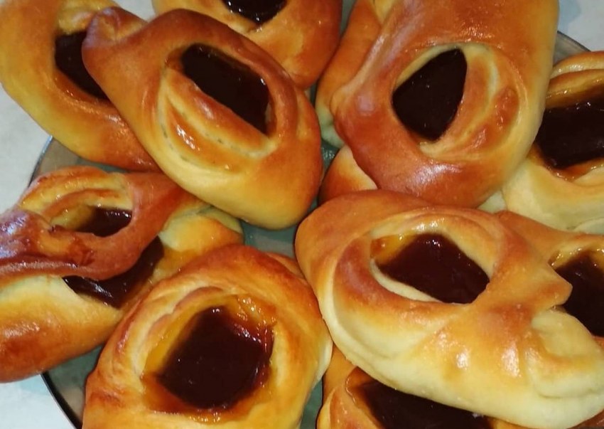 Булочки с джемом из дрожжевого теста