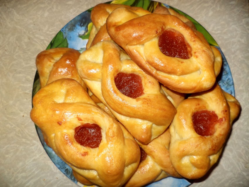 Булочки с яблочным повидлом