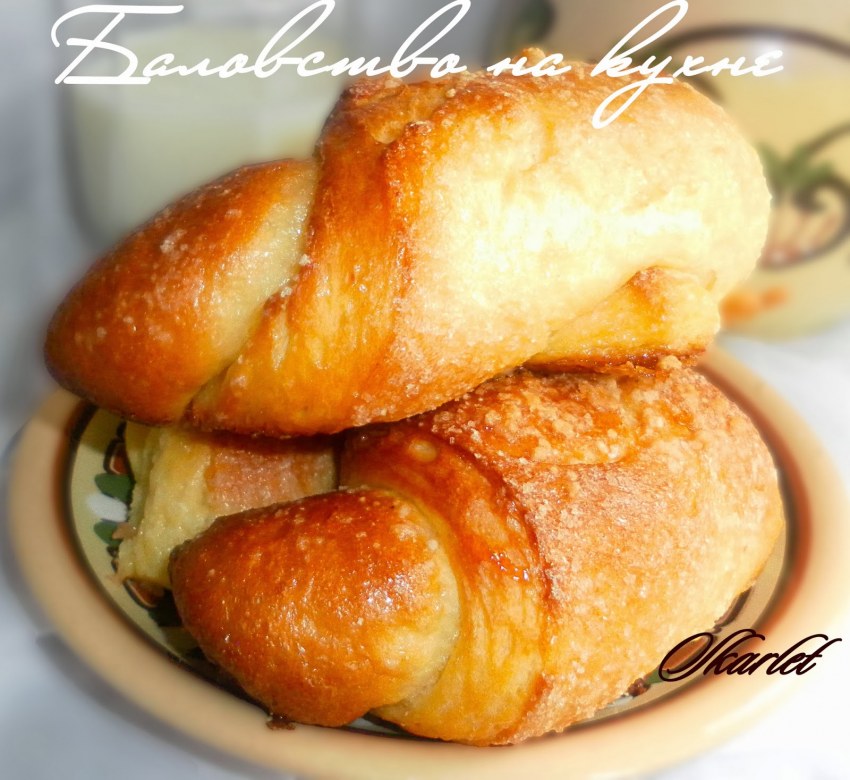 Сладкие булочки с изюмом