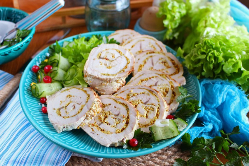 Рулет из мяса индейки