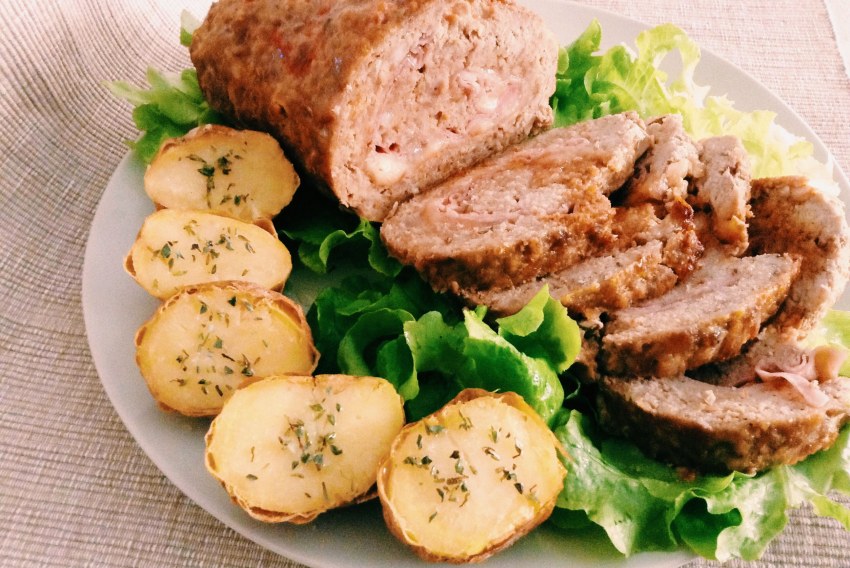 Мясной рулет