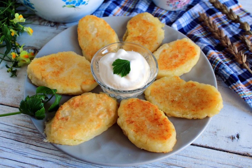 Расстегай с грибами и картофелем