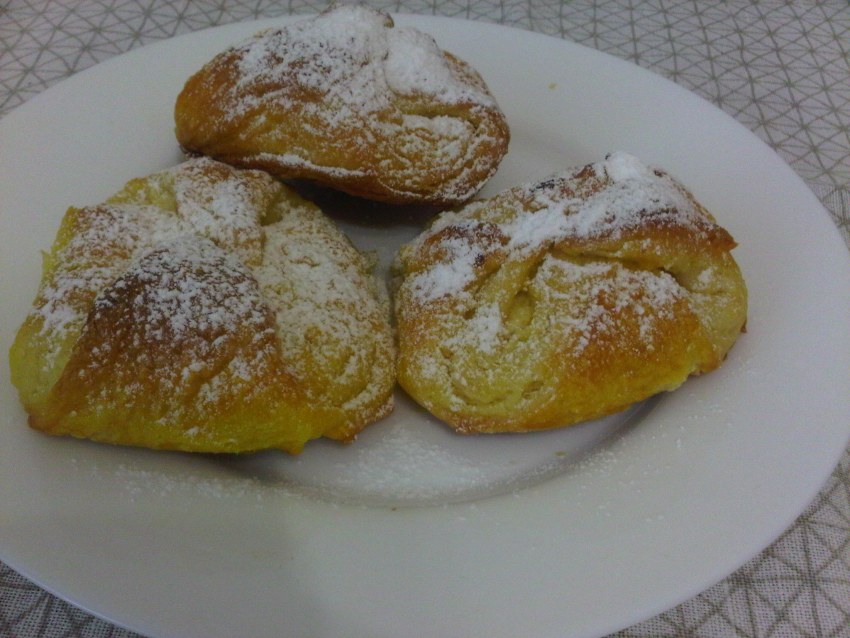 Слойка с творогом