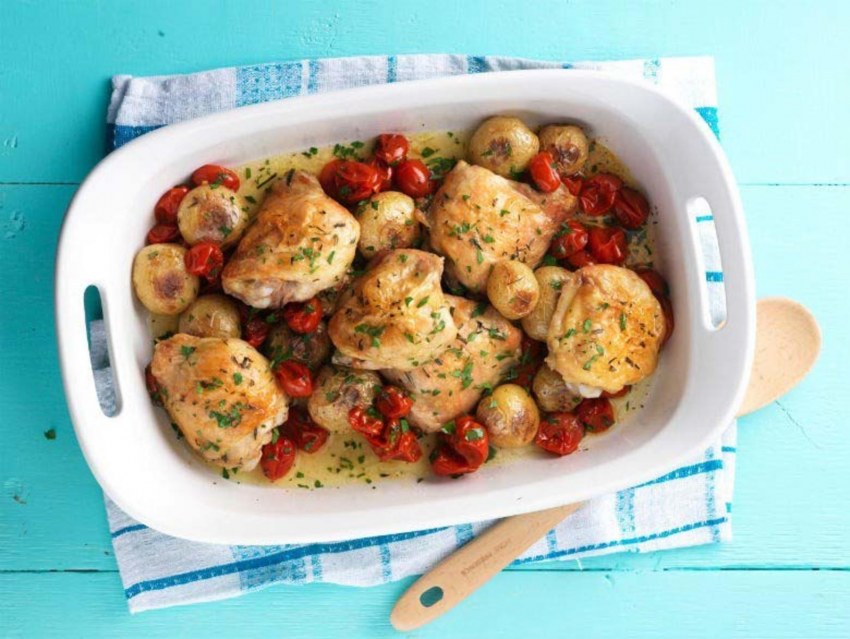 Салат с куриной грудкой и помидорами