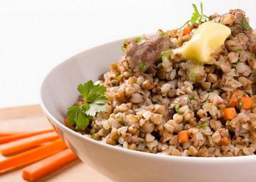 Гречка с тушенкой и луком