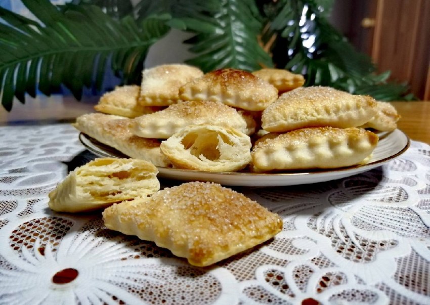 Печенье ушки из слоеного теста