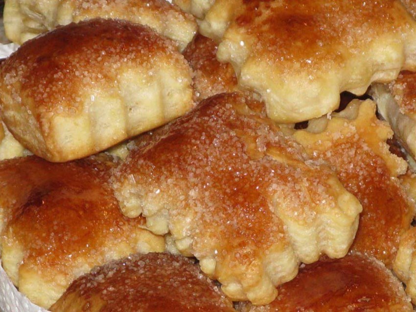 Ушки из слоеного теста