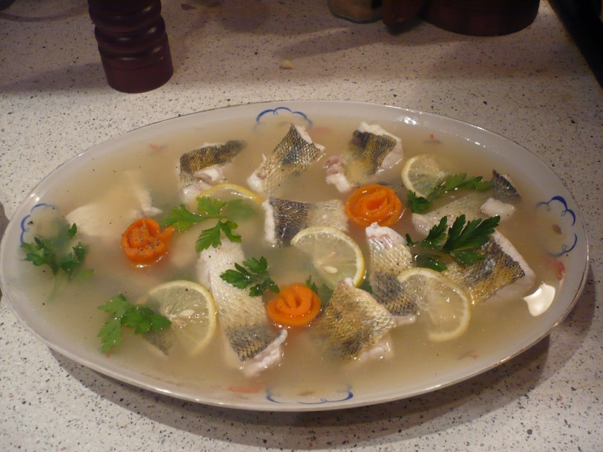 Заливное из морского окуня по-флотски