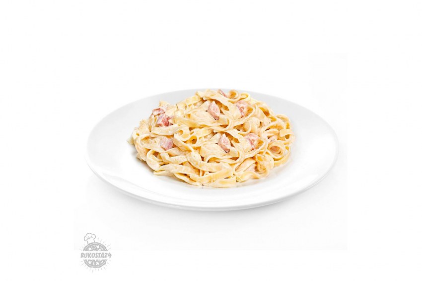 Макароны с беконом и сыром