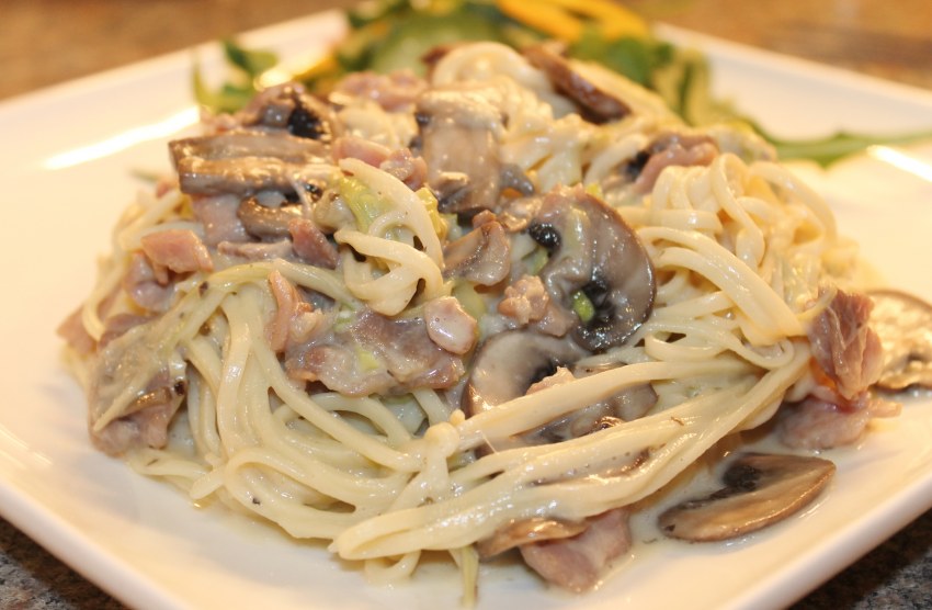 Макароны с грибами из леса