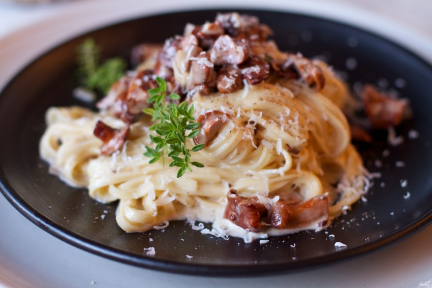 Макароны с ветчиной и сыром