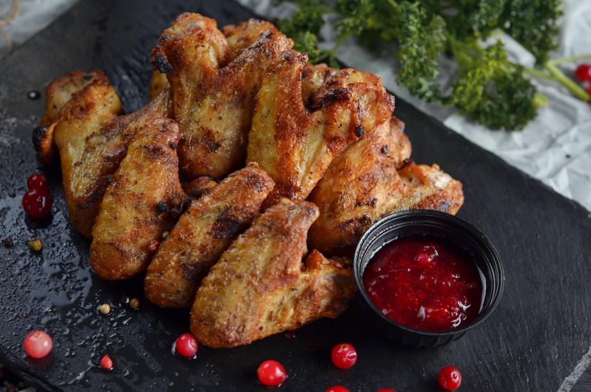 Куриные крылышки (в пряной глазури, BBQ, Чили-манго, )