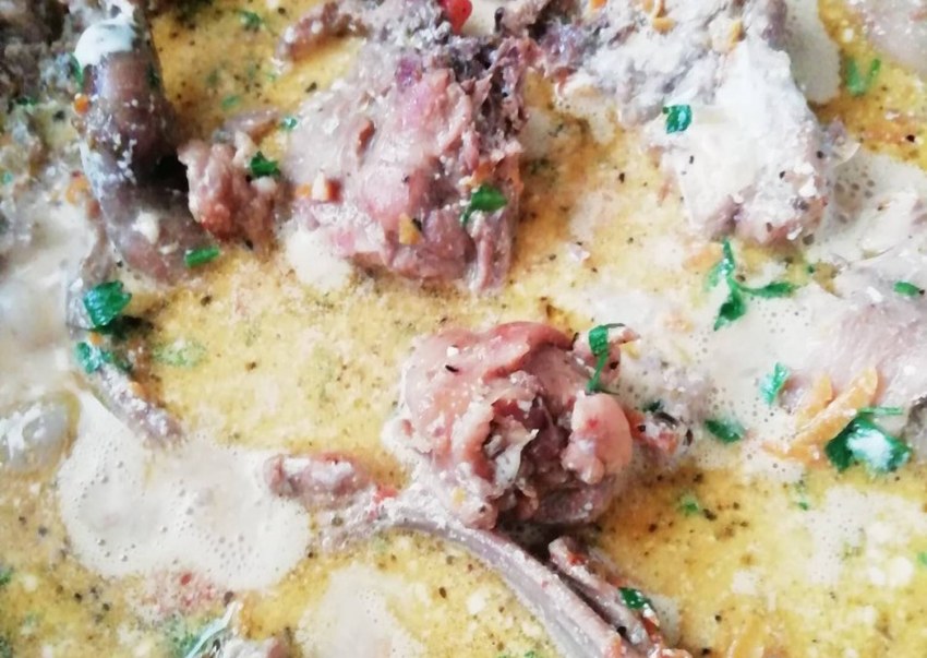 Курица с грибами в сметане
