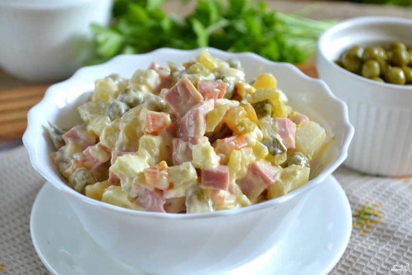 Салат с ветчиной и картофелем