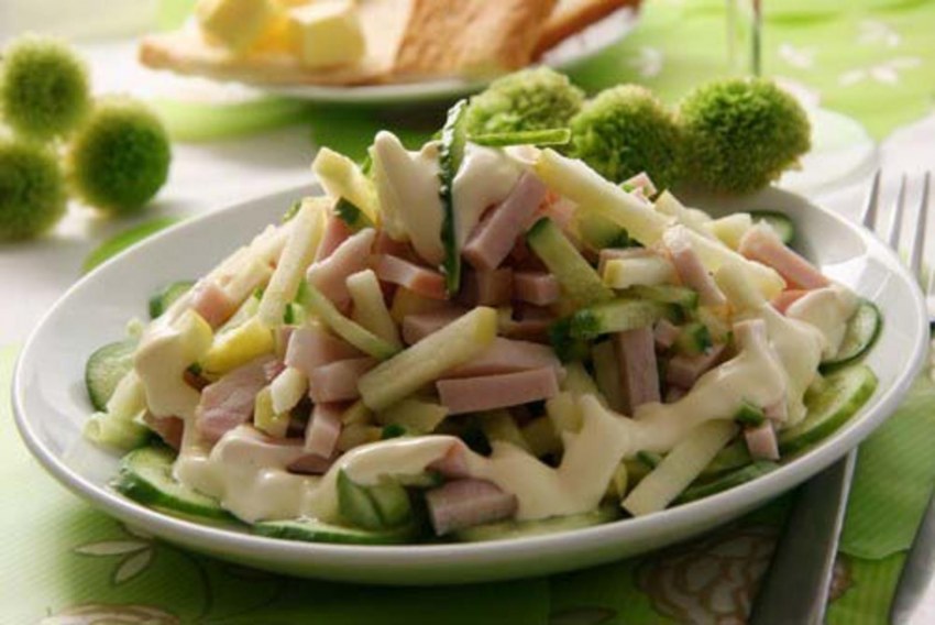 Салат с пекинской капустой и кукурузой