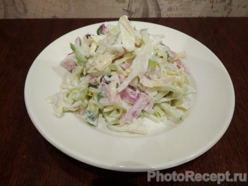 Салат с фасолью корейской морковкой и ветчиной