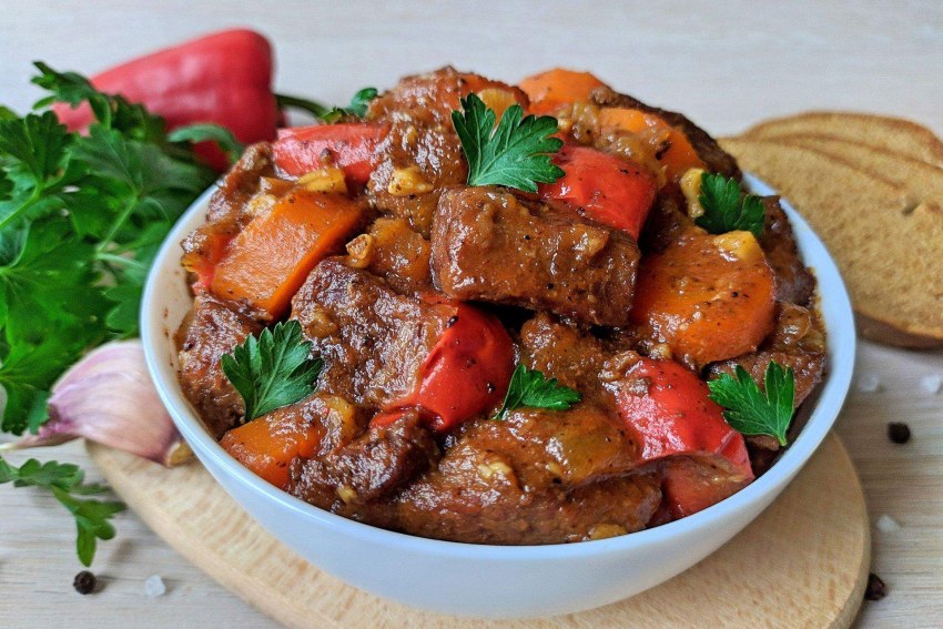 Жаркое из свинины с картофелем