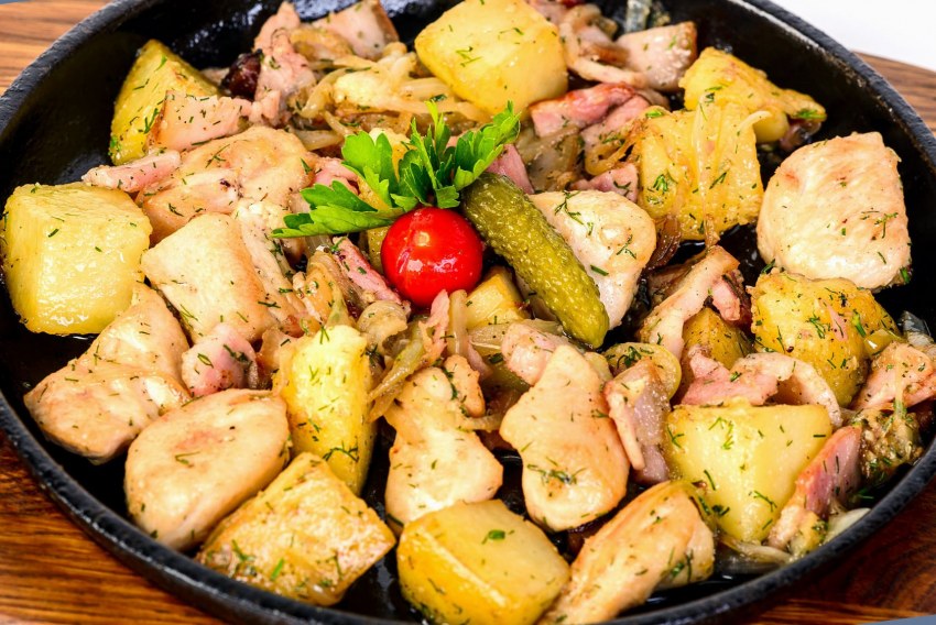 Жаркое по-домашнему из свинины с картофелем