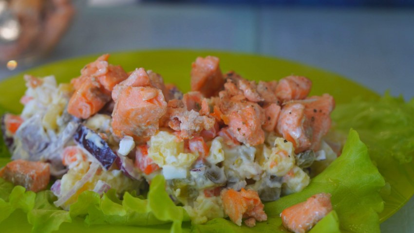 Лосось с овощами гриль