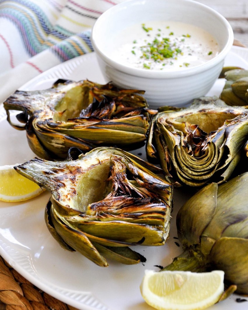 Лаврак с артишоками