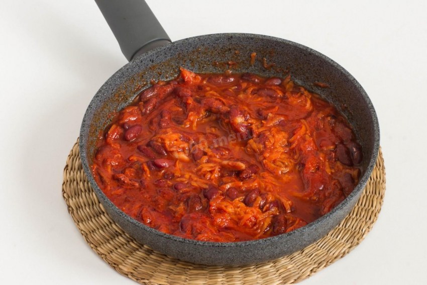 Фасоль с томатом 🍅, яблоками и перцем