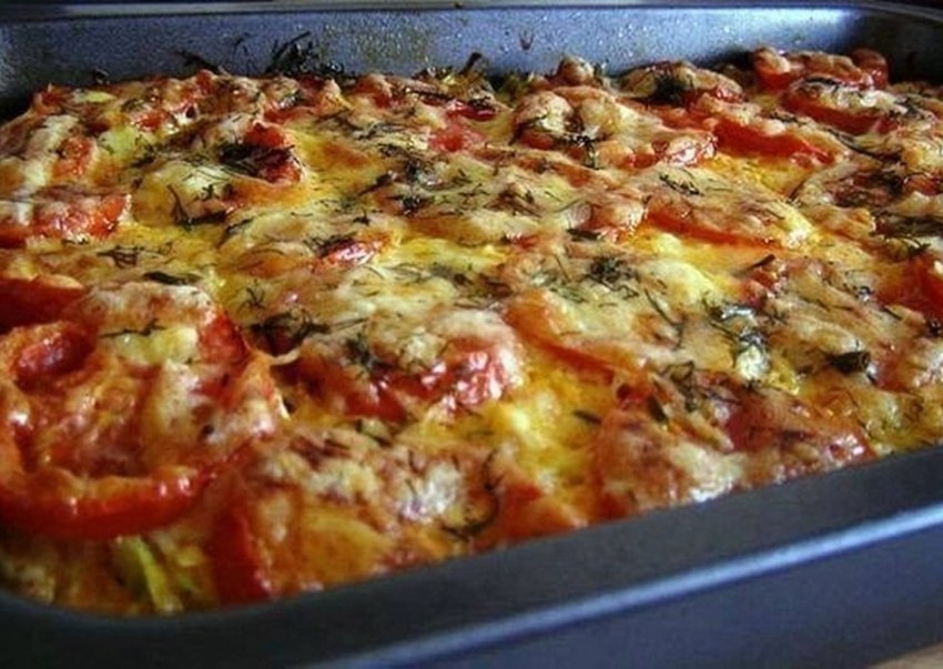 Запеканка из кабачков с курицей и помидорами