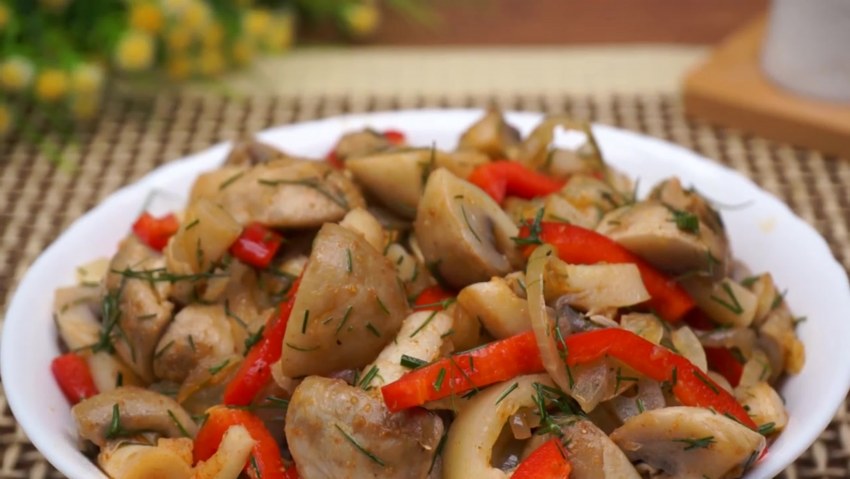 Грибы вешенка с морковью