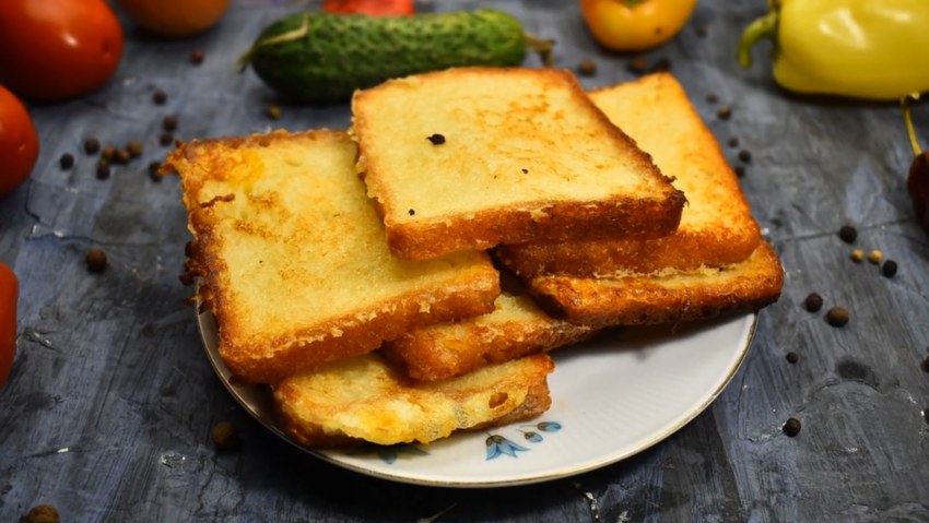 Гренки с яйцом и сыром