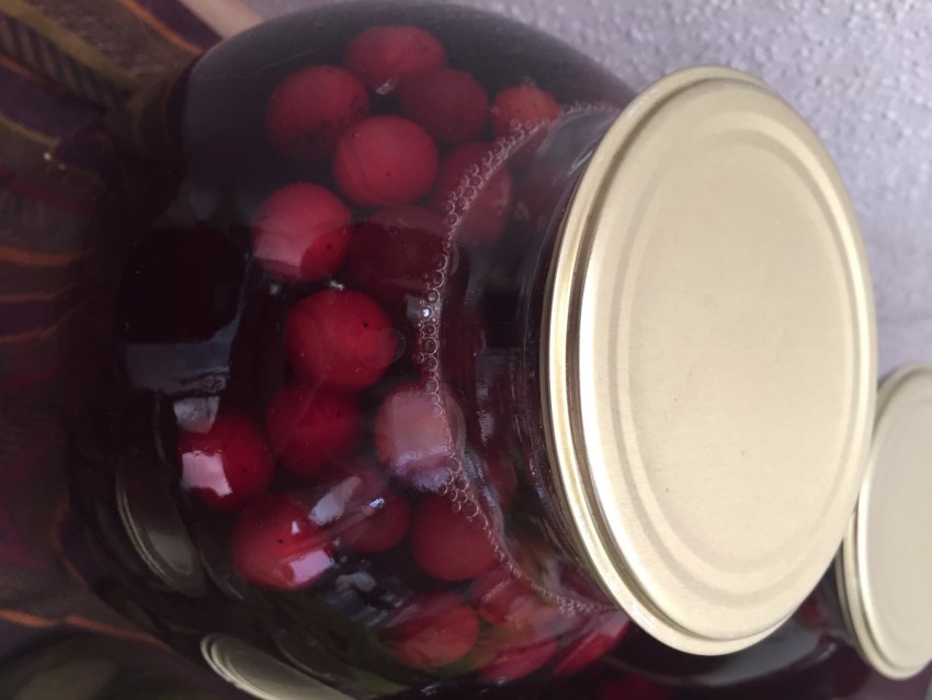 Компот из крыжовника и смородины