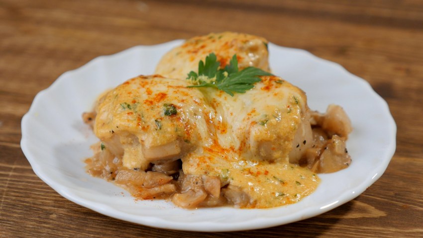 Куриное филе с шампиньонами в сливках