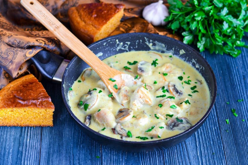 Куриное филе с грибами и сыром