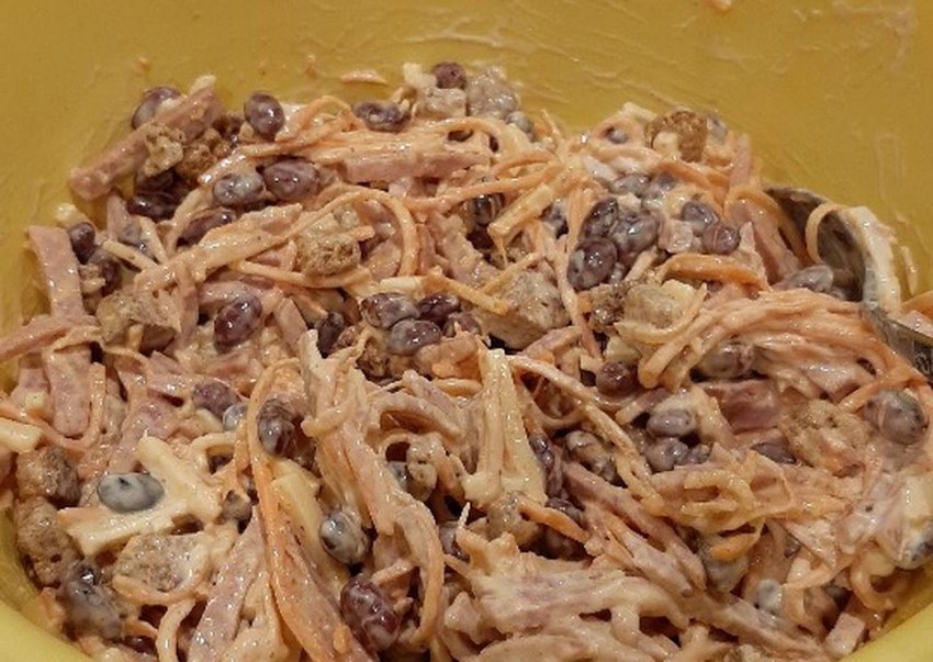 Салат с фасолью и корейской морковкой