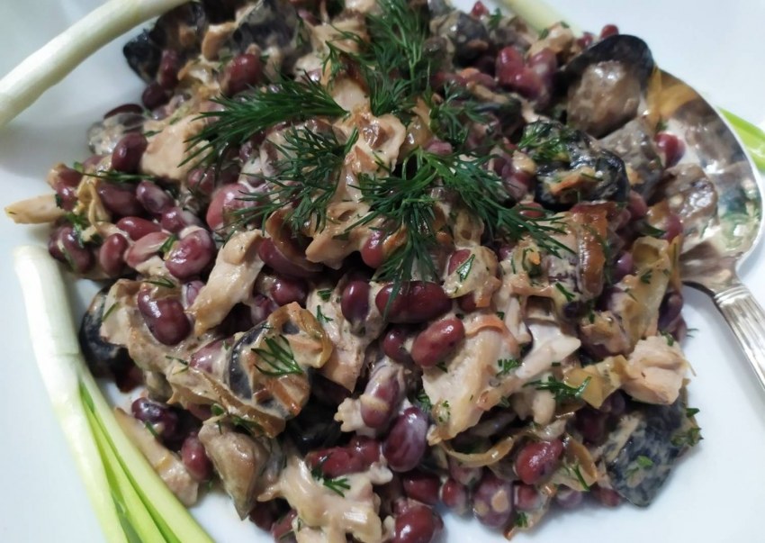 Салат с куриной грудкой и корейской морковью