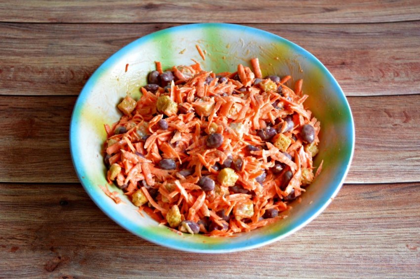 Салат с фасолью морковью чесноком