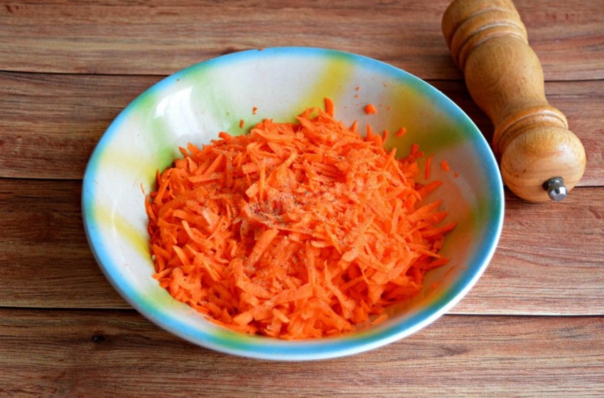 Салат из куриной грудки с фасолью