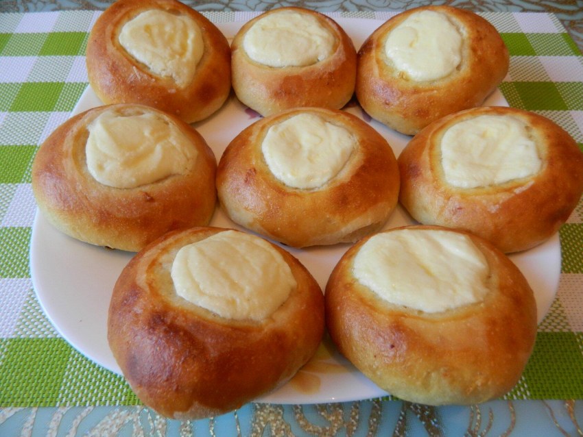 Ватрушка с брусникой
