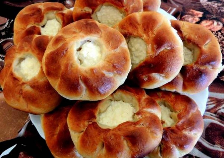 Шанежки ватрушки Крингель бублики