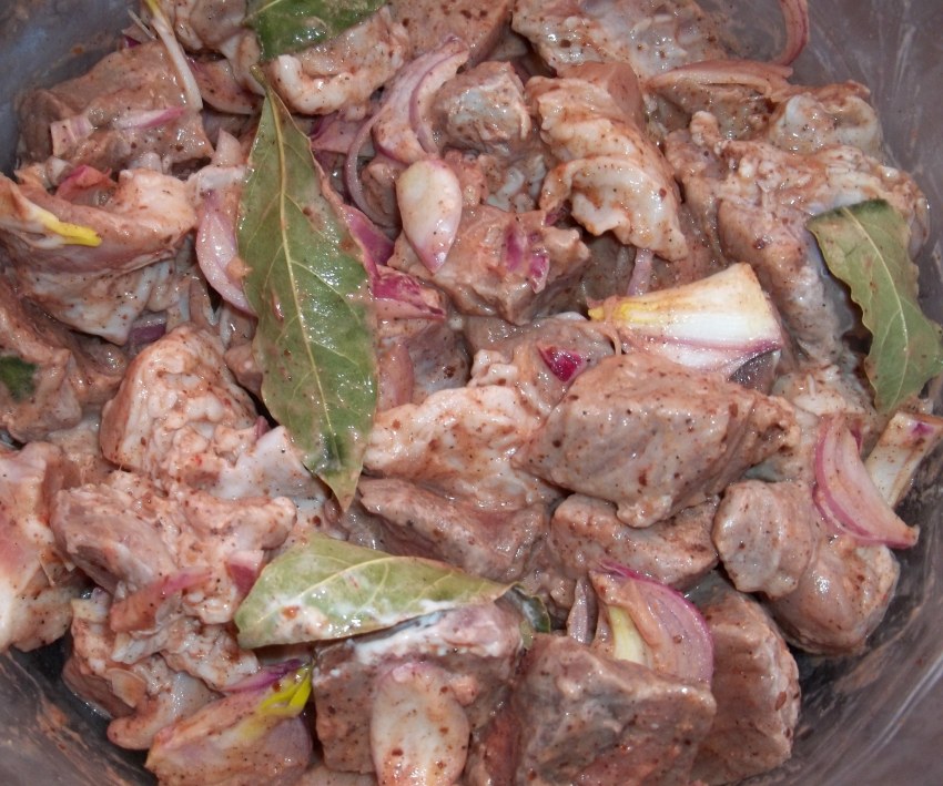 Маринованное мясо для шашлыка