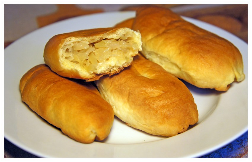 Пирожки печеные с капустой