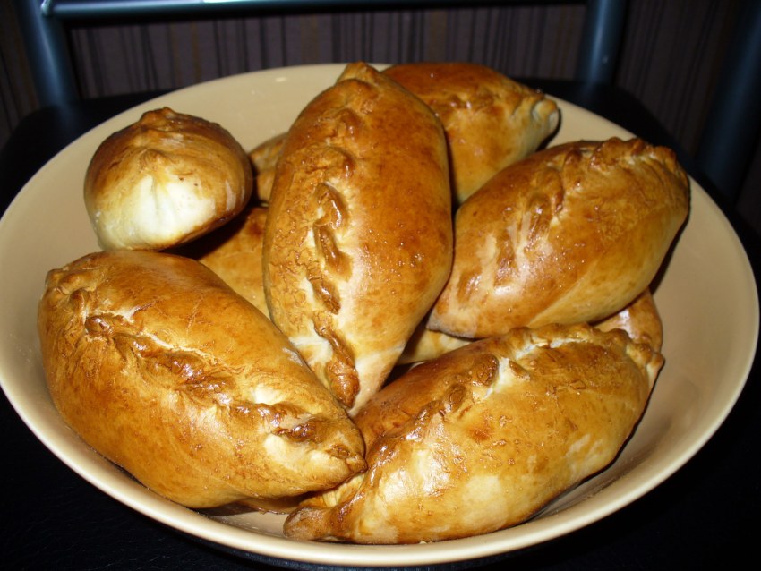 Пирожки с капустой и мясом