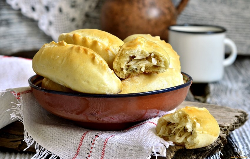 Пирожки печеные с капустой